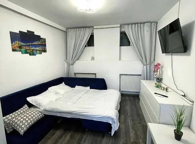 3 Cinema Garden Parking House Bukarest