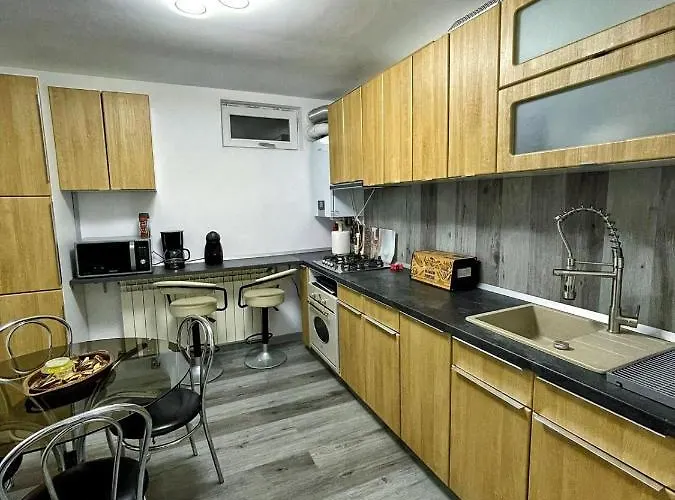 3 Cinema Garden Parking House Apartman *