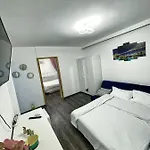 3 Cinema Garden Parking House Bucureşti