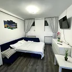 3 Cinema Garden Parking House Bucureşti