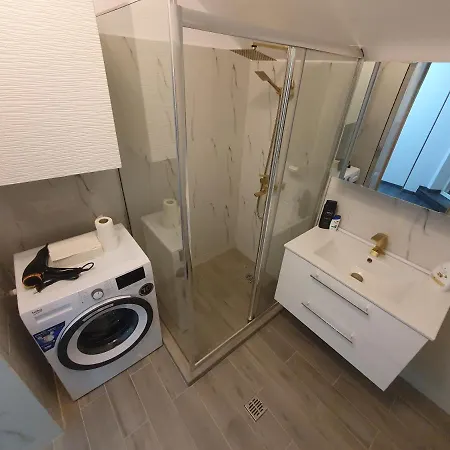 Апартаменти 3 Cinema Garden Parking House *