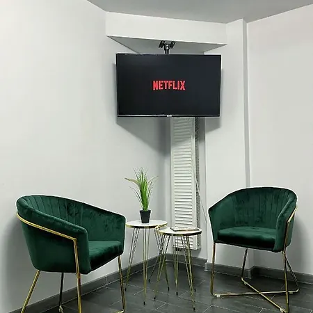 3 Cinema Garden Parking House *