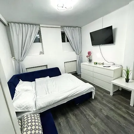 Apartament 3 Cinema Garden Parking House