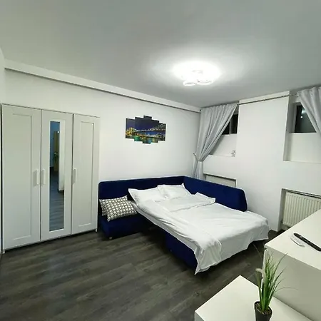 Апартаменти 3 Cinema Garden Parking House *