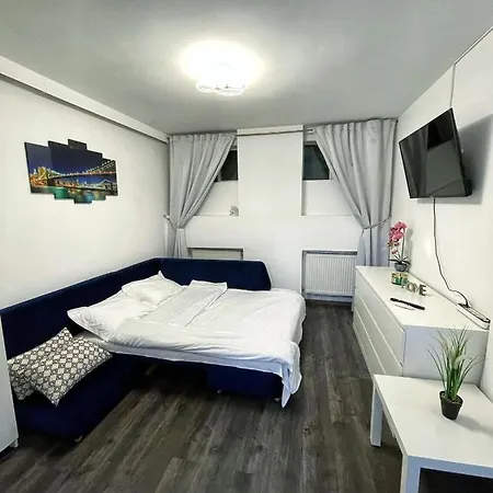 3 Cinema Garden Parking House Bucharest