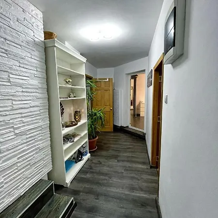 3 Cinema Garden Parking House Βουκουρέστι