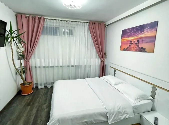 3 Cinema Garden Parking House *