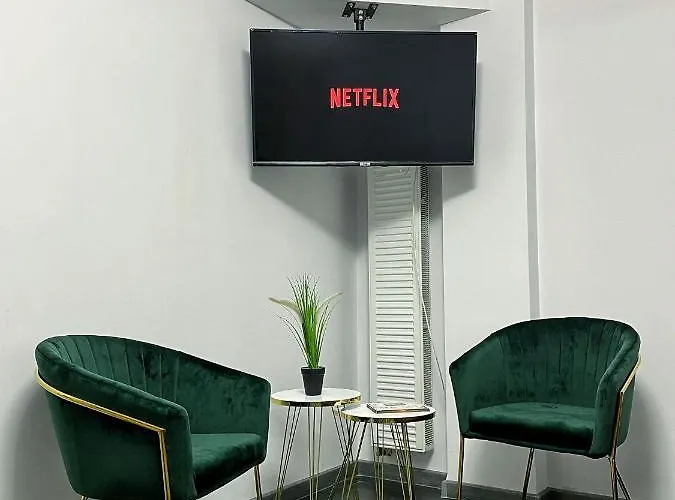 3 Cinema Garden Parking House *