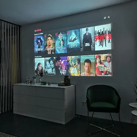 3 Cinema Garden Parking House *