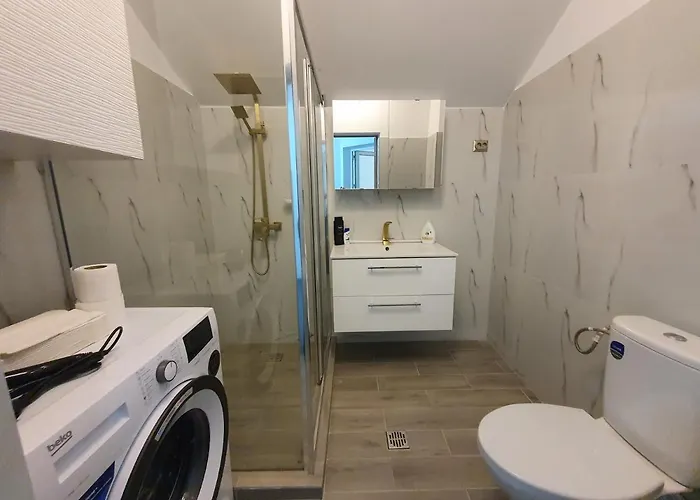 3 Cinema Garden Parking House *